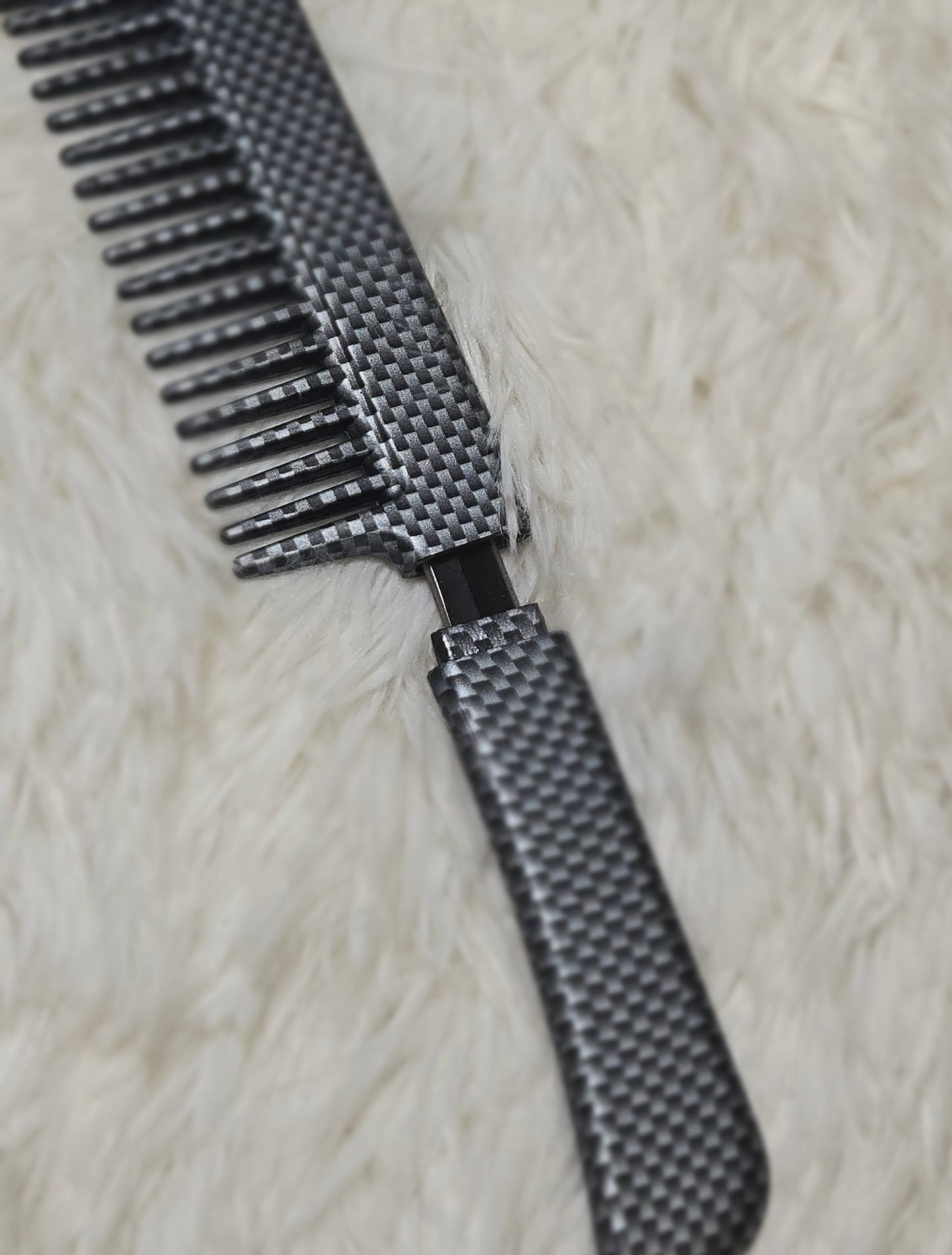 Discreet Comb