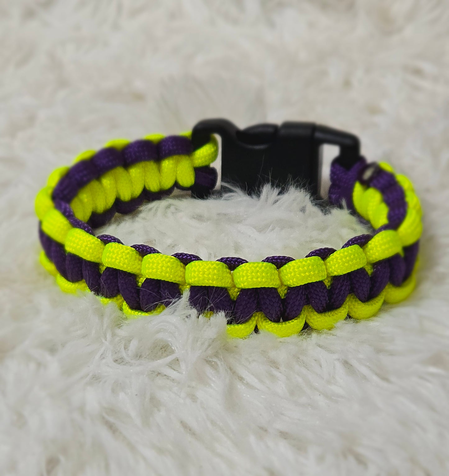 Paracord Bracelet-Regular.